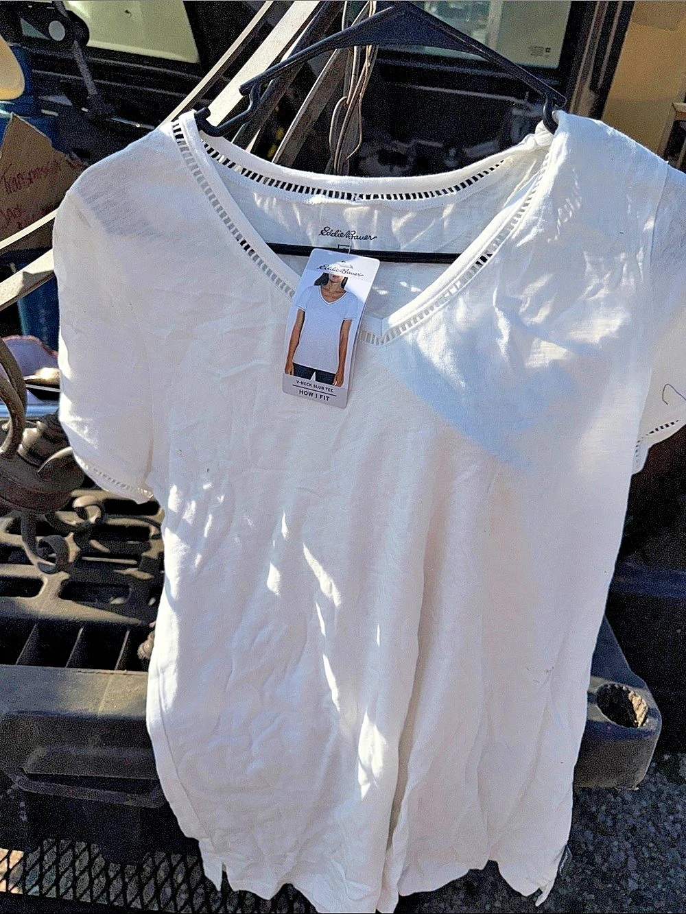 Eddie Bauer V-Neck Slub Tee Short Sleeve White Small